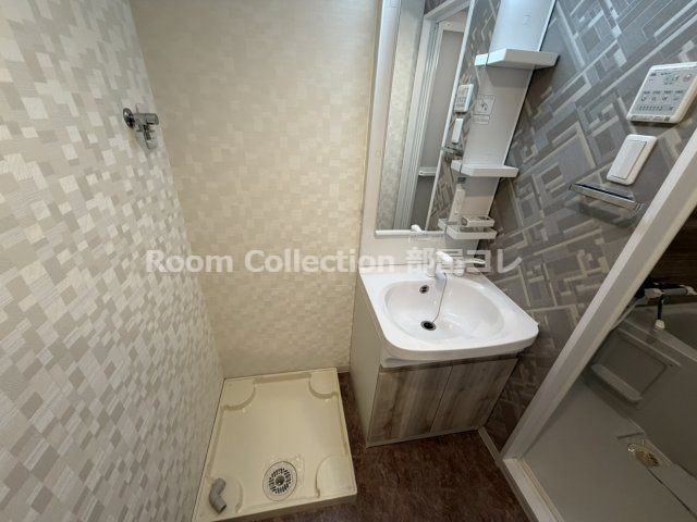 洗面設備　※同物件他部屋写真 反転、色違いの場合有 現況優先