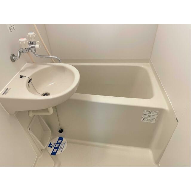 洗面設備　※同仕様写真含む
