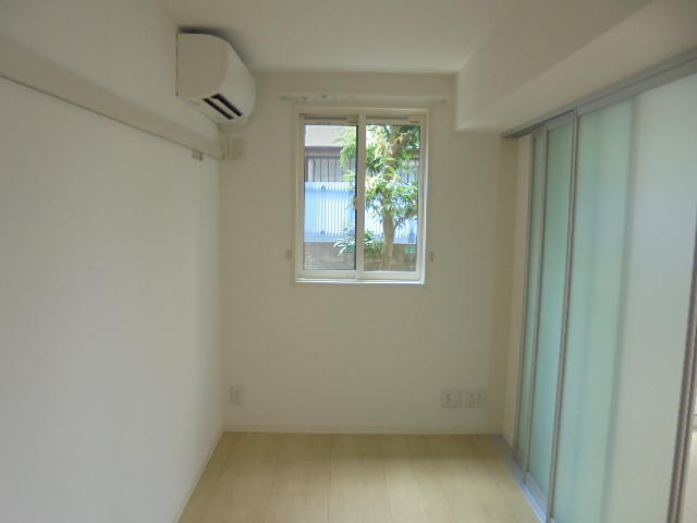 その他部屋・スペース　洋室４帖