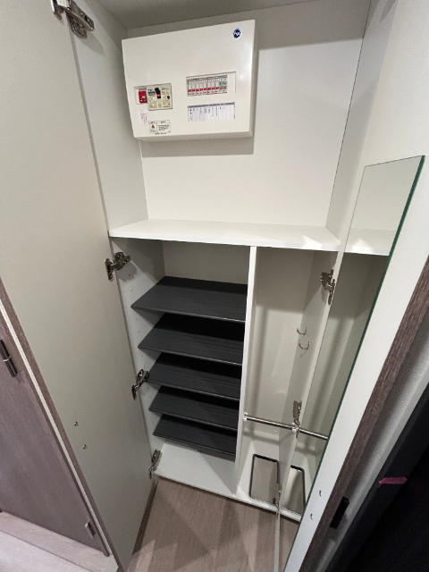 玄関　反転タイプです