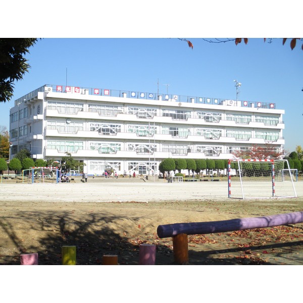 小学校　三郷市立幸房小学校（小学校）まで1244m