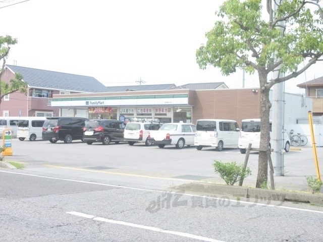 コンビニ　ファミリーマート開出今店（コンビニ）まで1100m