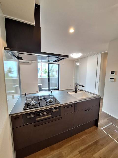 キッチン　ガス3口+グリル付きシステムキッチン