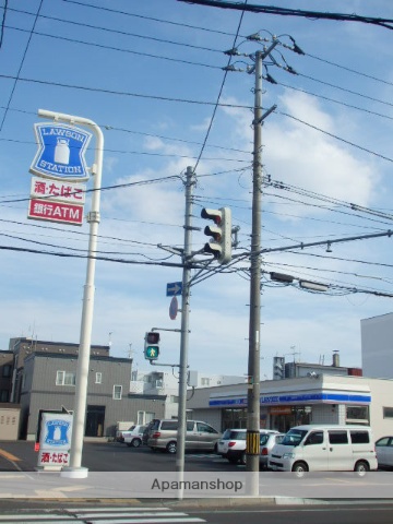 コンビニ　ローソン（コンビニ）まで195m