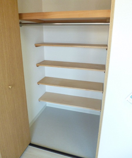 収納　奥行もあり広いです♪