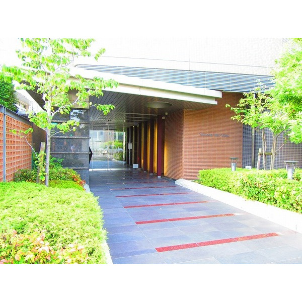 エントランス　綺麗な入り口です