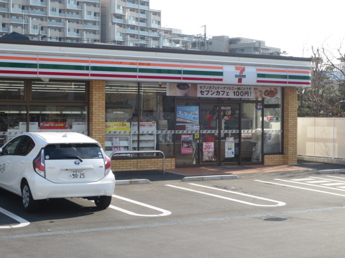 コンビニ　セブンイレブン 狛江和泉本町1丁目店（コンビニ）まで384m