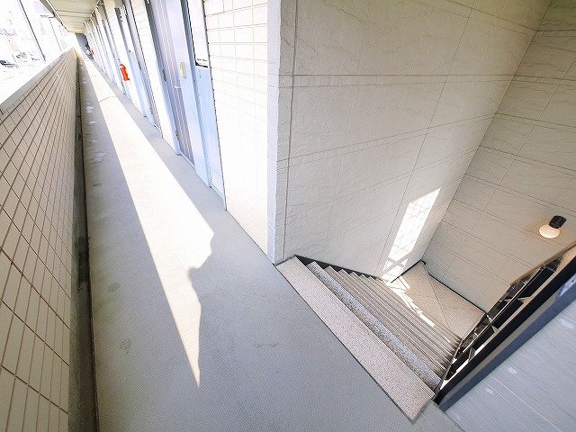 バルコニー　お洗濯にも便利なバルコニー付き