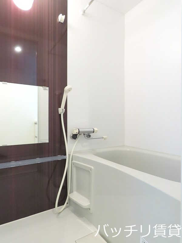 バス・シャワールーム　同型タイプの為、現状を優先致します。