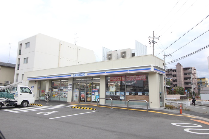 コンビニ　ローソン（コンビニ）まで450m