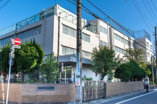 小学校　目黒区立鷹番小学校（小学校）まで626m