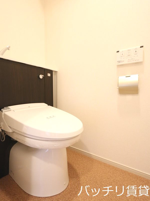 トイレ　同型イメージの為、現状を優先致します。