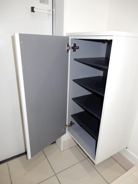 収納　シューズボックス