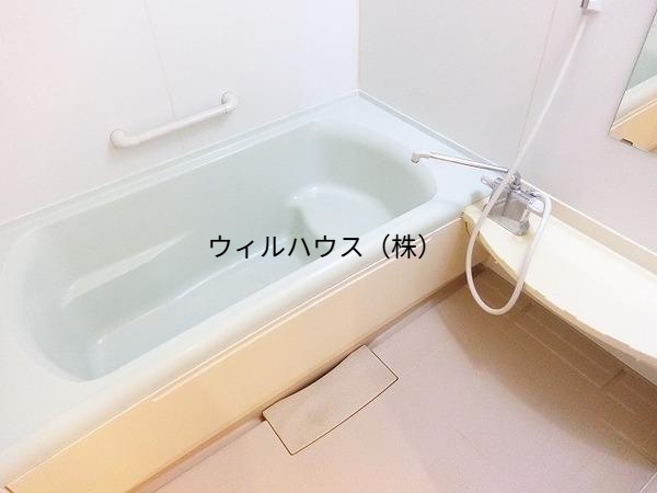 バス・シャワールーム　浴室乾燥機付き広々バスルーム！