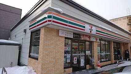 コンビニ　セブンイレブン札幌北1条東12丁目店（コンビニ）まで118m