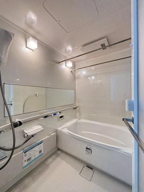 バス・シャワールーム　落ち着いた空間のお風呂です