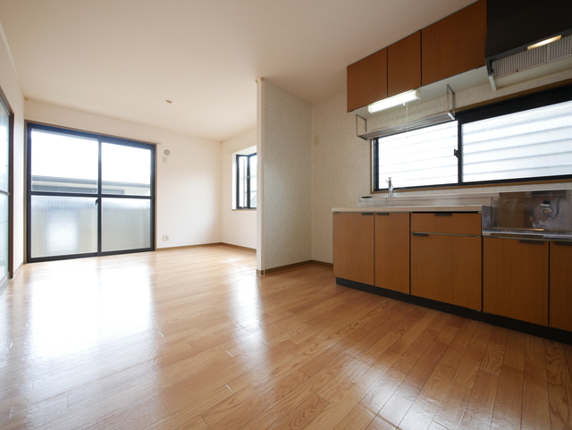 居室・リビング　★１０．５帖ある広いリビングです★