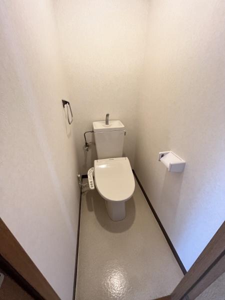 トイレ　ウォシュレット完備