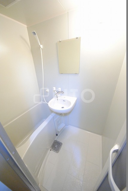 バス・シャワールーム　写真は２０１号室