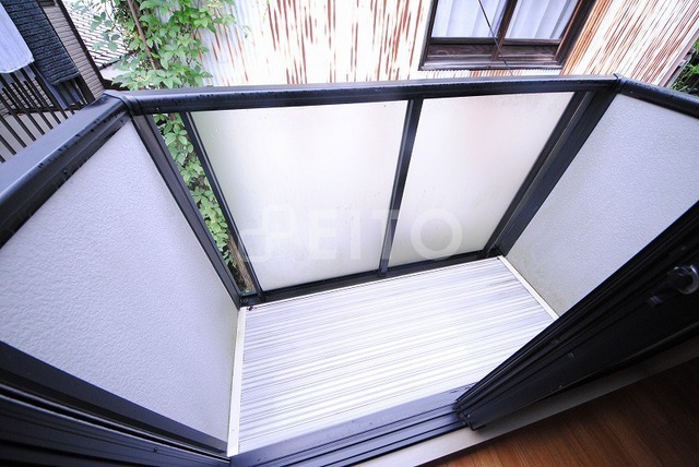 バルコニー　写真は２０１号室