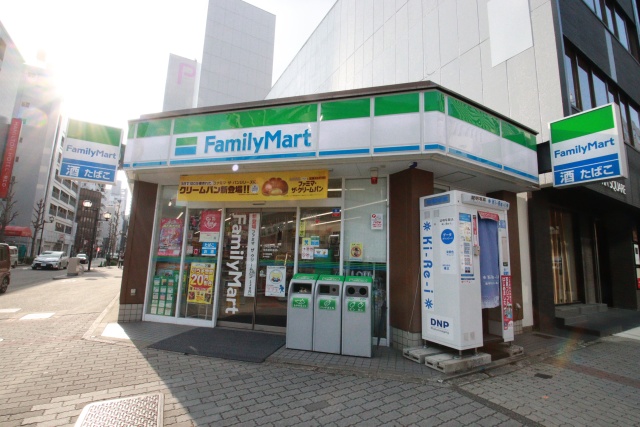 コンビニ　ファミリーマート　栄長者町通店（コンビニ）まで45m