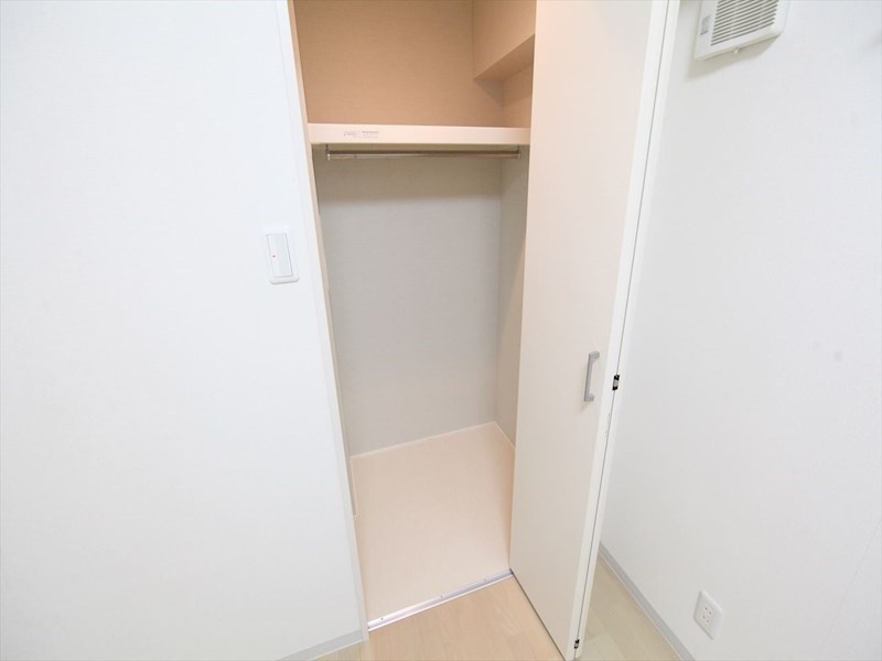 収納　ウォークインクローゼット（収納充実してます）