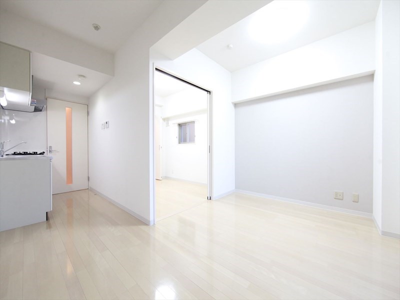 居室・リビング　ＬＤＫ9.9帖　洋室4.4帖　つなげて使用できます