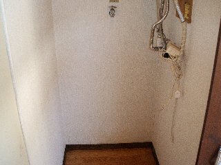 バス・シャワールーム　室内に洗濯機が置けるって、結構大事ですよね