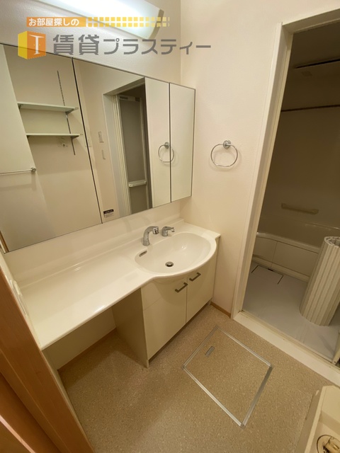 洗面設備　広々とした洗面スペース！