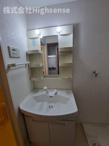 洗面設備　独立洗面台で身支度をすべて済ませてしまいましょう