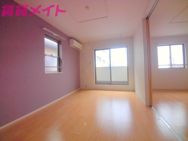 居室・リビング　居室・リビング同型物件写真