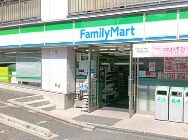 コンビニ　ファミリーマート 牛込柳町駅前店（コンビニ）まで387m