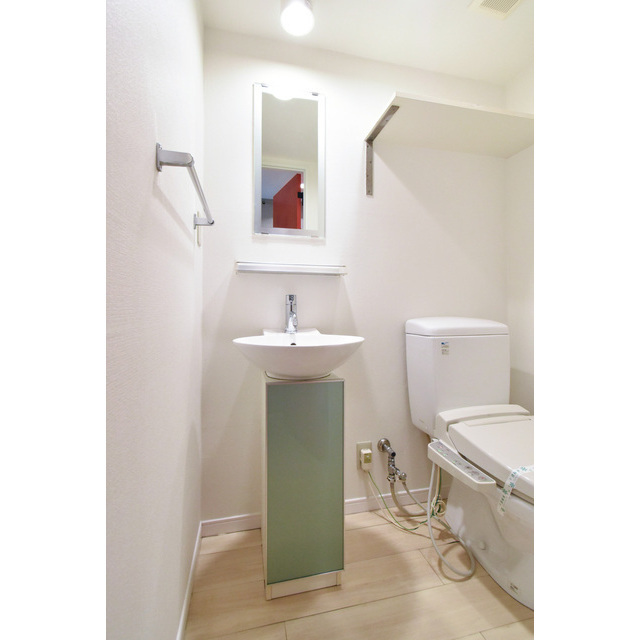 洗面設備　スペースが確保できる洗面所です