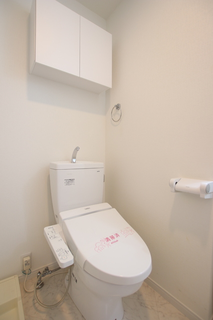 トイレ　★トイレには快適な洗浄暖房便座付き★