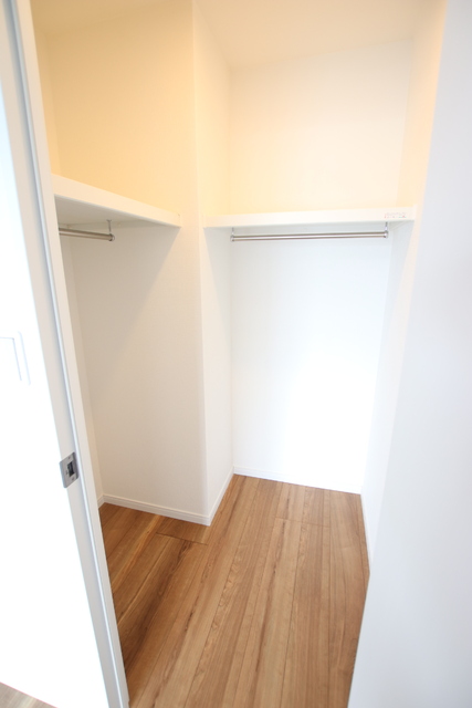 収納　★たっぷり収納できるウオークインクローゼット★