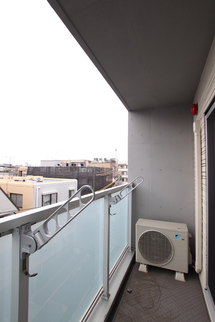 バルコニー　★洗濯物が外干しできます★