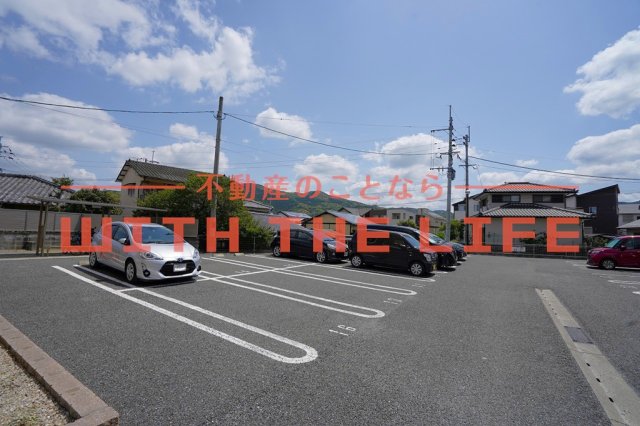 駐車場　駐車場に車を止められます