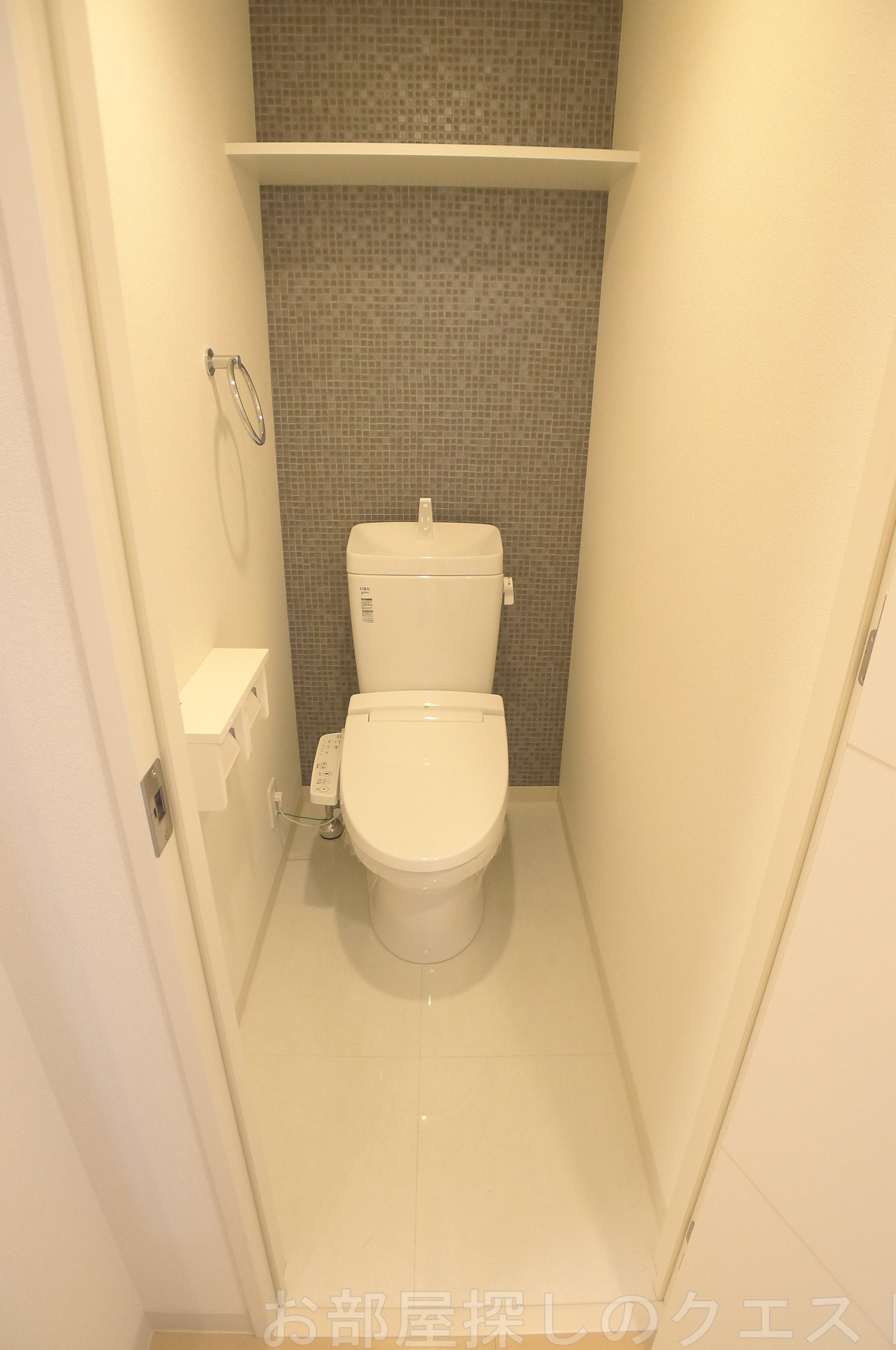 トイレ　（写真は同タイプ)