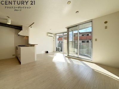 居室・リビング　エアコン付きで快適に過ごせます♪