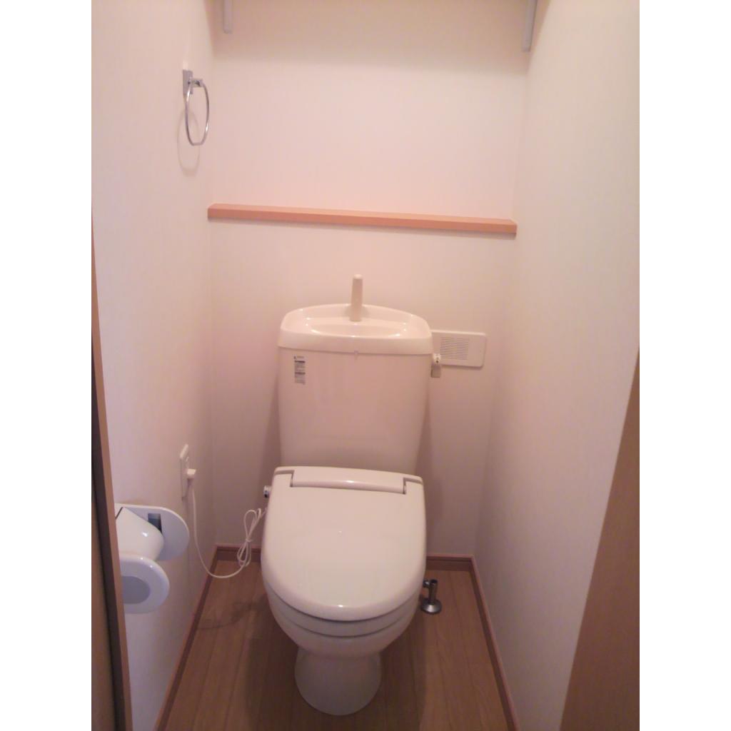 トイレ　ゆったりとした空間のトイレです