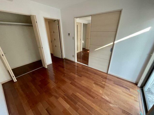 居室・リビング　退去前のため現況を優先します