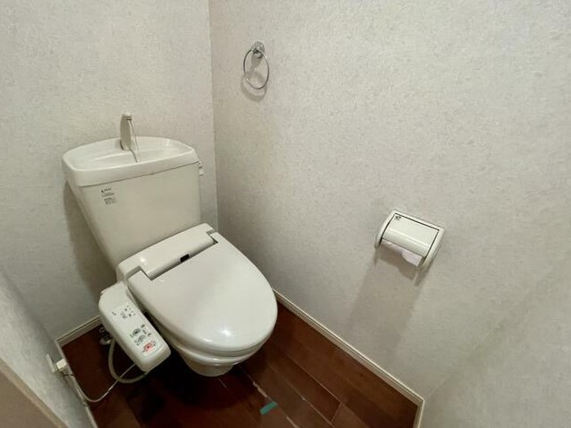 トイレ　退去前のため現況を優先します