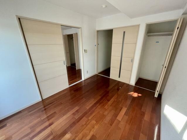 居室・リビング　退去前のため現況を優先します