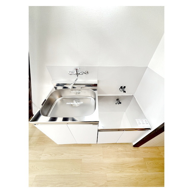 キッチン　コンパクトで機能的なキッチンセット