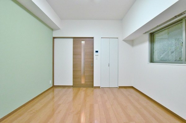 その他部屋・スペース　★洋室８帖★