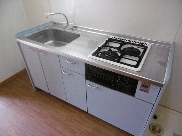 キッチン　２口ガスコンロのシステムキッチンです。