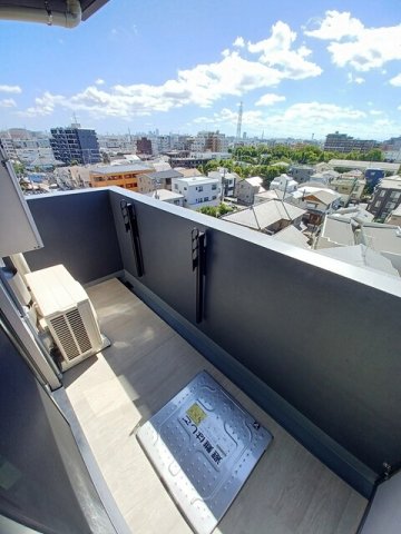 バルコニー　外からの目が気にならないバルコニーで洗濯物が干せます