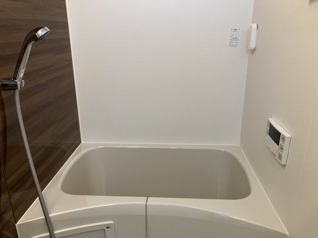 バス・シャワールーム　コンパクトで使いやすいお風呂です