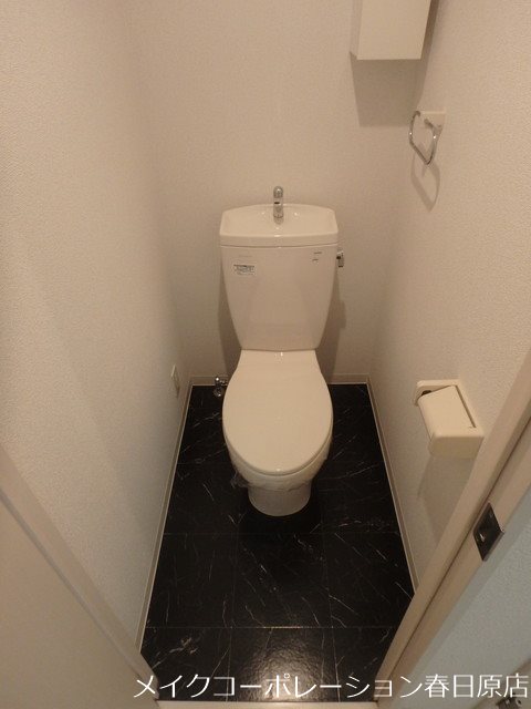 トイレ　写真は同型タイプ