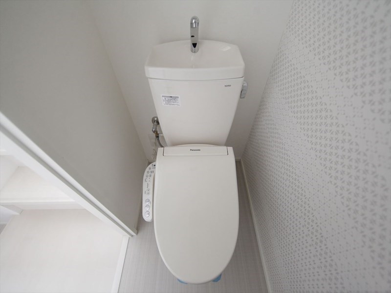 トイレ　温水洗浄暖房便座付トイレ